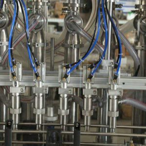 带2/4/6/8/10/12喷嘴液体灌装机