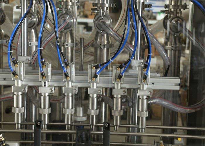 液体灌装机配有2 / 4 / 6 / 8 / 10 / 12喷嘴液体灌装机