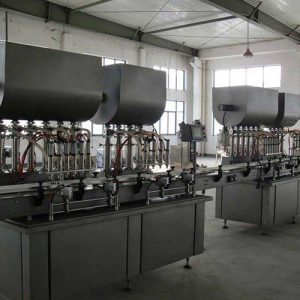 罐子Visocus灌装机与jackted漏斗的面霜，乳液，预煮咖喱，马沙拉酱，泡菜装瓶设备